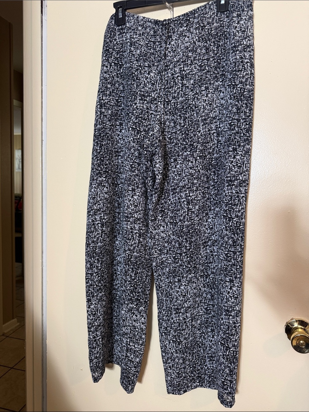 Women's Black & White Knit Wide-Leg Pants lined